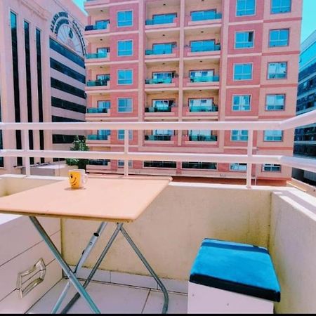 Dxb Hostel Near Adcb Metro Station Dubai Bagian luar foto